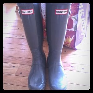 Grey tall hunter boots